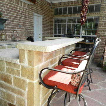 Outdoor Kitchen and Bar