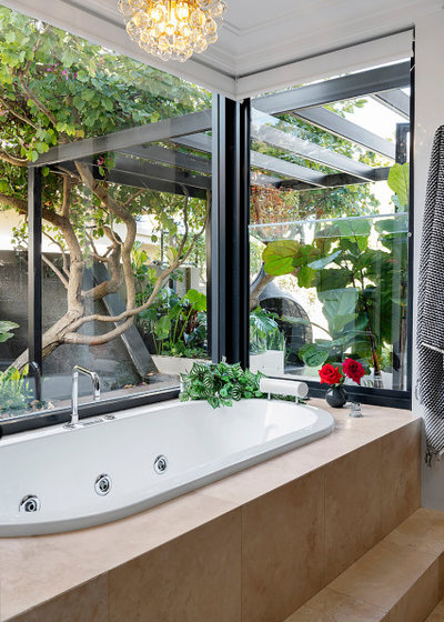 26 Bathrooms with Gorgeous Garden Views | Houzz AU