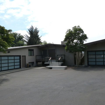 Woodway Garage & Entry