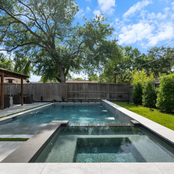 Dee's Pool