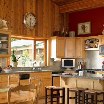Lindal Cedar Homes: Classic Models