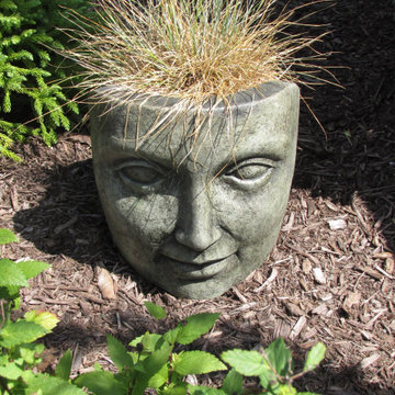 ACCENTS GIVE A LANDSCAPE PERSONALITY