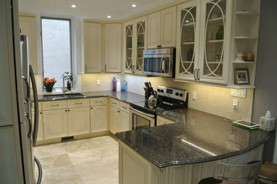 Inspiration for a timeless kitchen remodel in Toronto