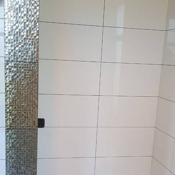 Shower with ceramic feature wall