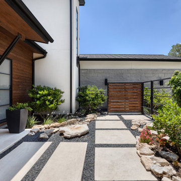 Organic Modern Courtyard Entry