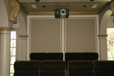 1950s home theater photo in Los Angeles