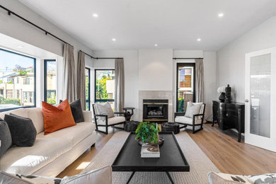 This is an example of a modern living room in Auckland.