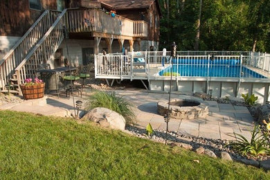 Inspiration for a rustic landscaping in New York.