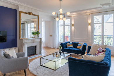 Cette image montre un salon design.