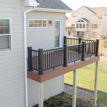 Azek deck with Aluminum rail