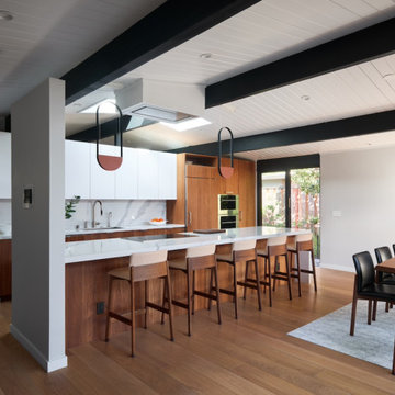 Flowing Courtyard Eichler