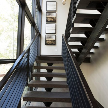 Hidden Splendor - Contemporary Horizontal Railings