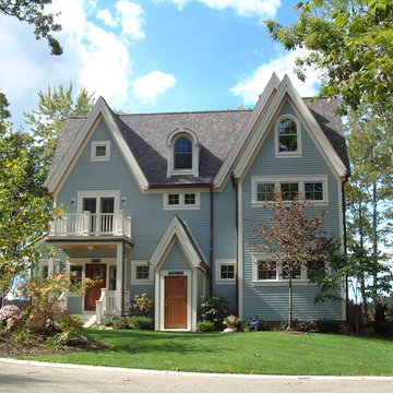 LAKESIDE COTTAGE