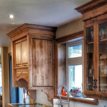 Caledon East Kitchen & Fireplace