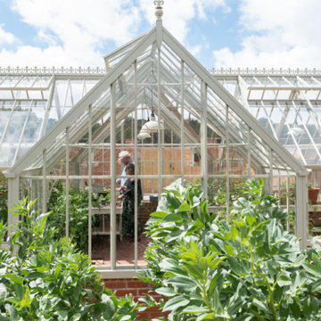 Ickworth Greenhouse for Enthusiastic Growers
