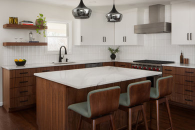 Kitchen - kitchen idea in Milwaukee