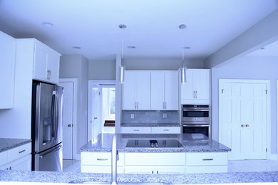 Transitional kitchen photo in Houston