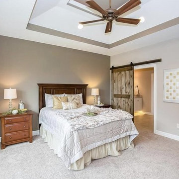 Reverse 1.5 Story home in Stone Canyon, Blue Springs, MO (6SC)