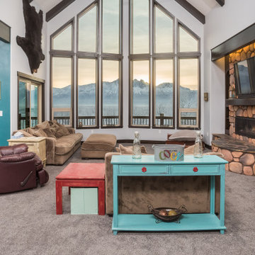 Bluff Home Designed to Maximize Mountain Views
