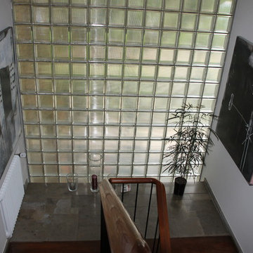 Treppenhaus mit Bildern