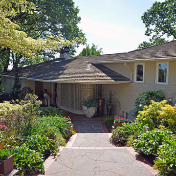 A Home Tour Celebrating a Native Son