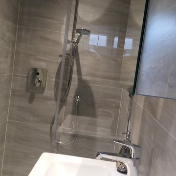 Compact shower room
