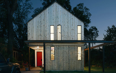 Houzz Tour: Elbow Grease and Steel Create a Modern Texas Farmhouse