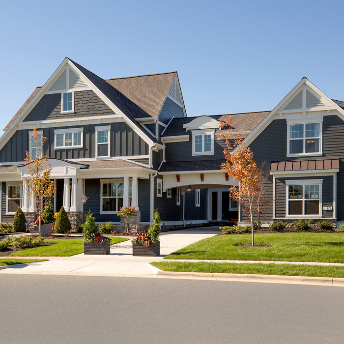 Home design - transitional home design idea in Columbus