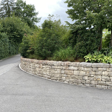 Solothurn Curved Retaining Wall