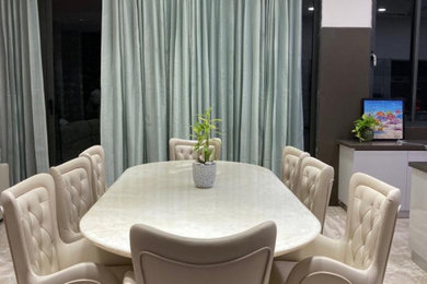 Example of a minimalist living room design in Delhi