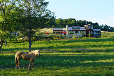 Inspiration for a farmhouse exterior home remodel in Chicago