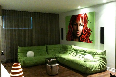 Example of a minimalist basement design in Montreal