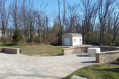 Design ideas for a traditional landscaping in Other.