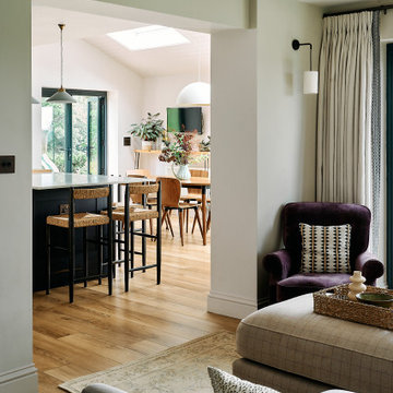 Thatched Cottage - Family living room