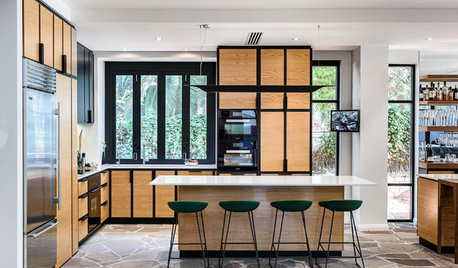 Room of the Week: A Bar Takes Centrestage in an Art Deco Kitchen