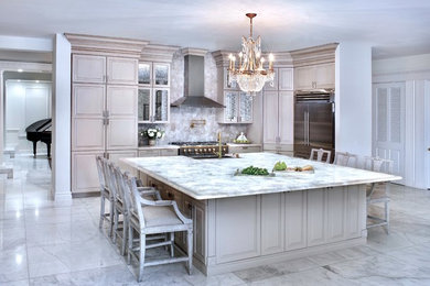 Transitional kitchen photo in Miami
