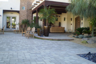 Southwest patio photo in Los Angeles