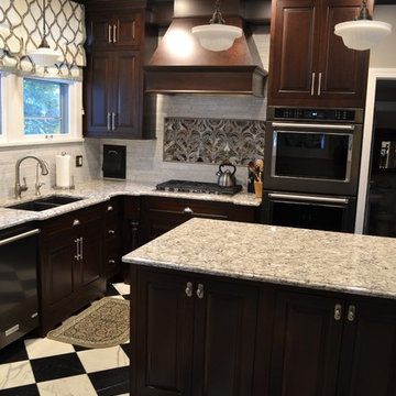 Traditional Colonial Kitchen