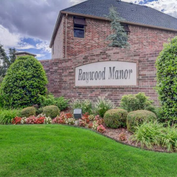 Raywood Manor - Entrance / Fountain