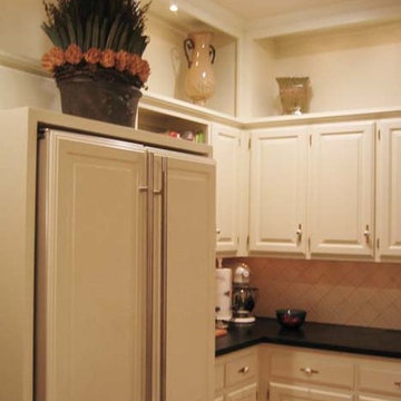 Traditional Family Kitchen - Irving, TX