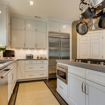 Transitional Kitchen Design in White Potomac, MD