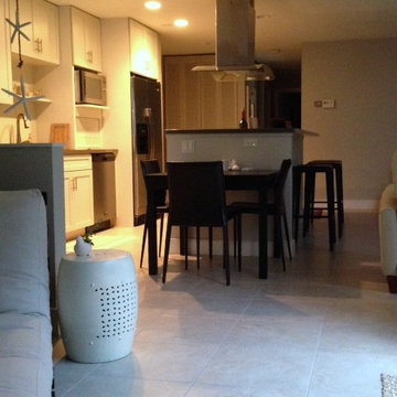 SURROUNDINGS: CONTEMPORARY COASTAL NEUTRAL CONDO