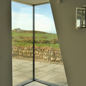 Corner Window, raked wall angle