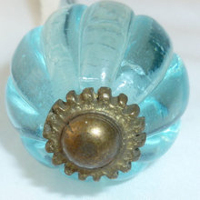 Knobs and pulls