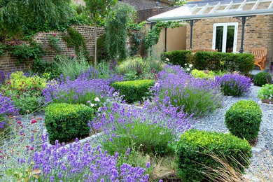 Inspiration for a traditional garden in London.