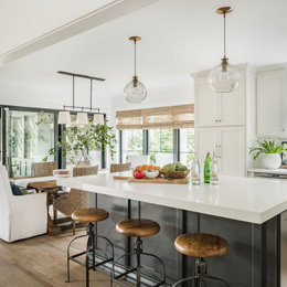 https://www.houzz.com/photos/lake-norman-indoor-outdoor-living-beach-style-kitchen-charlotte-phvw-vp~172741543