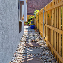 Irregular Flagstone Steppers - Landscaping Stones And Pavers