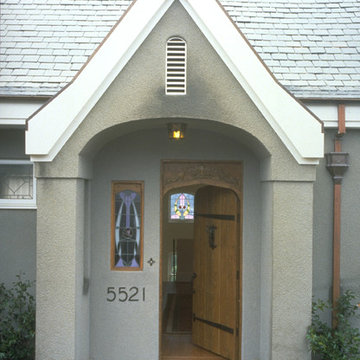 Arts & Crafts Home in Oakland