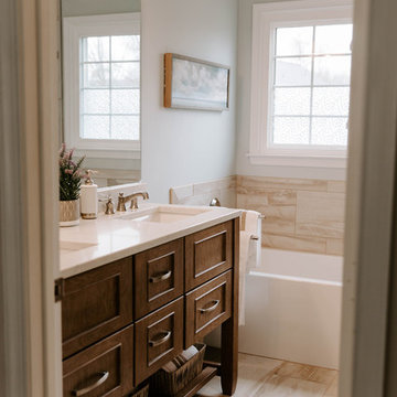 Cobblestone on Oak - Medallion Silhouettes