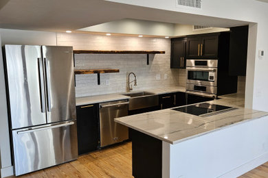 Kitchen photo in Jacksonville